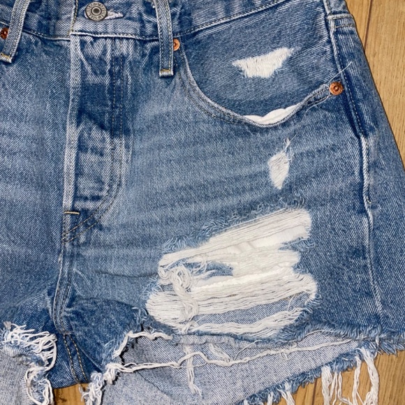 LEVI’S - 501 Jean Shorts - size 27 - Picture 3 of 9